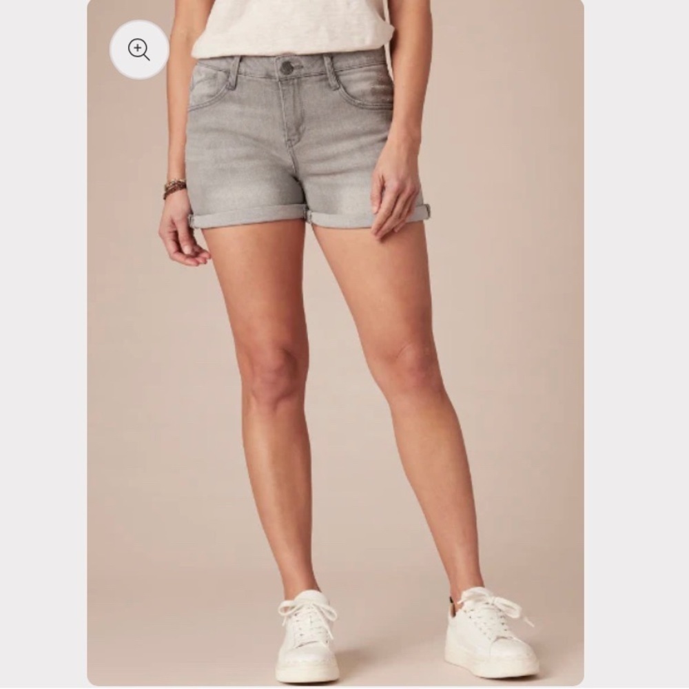 Democracy Absolution Light Grey Denim Cuffed High Waist Shorts Size 20W NWT